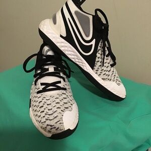 😎Nike’s Kelvin Durant size 3.5Y, new condition, see photos, immaculate sneakers